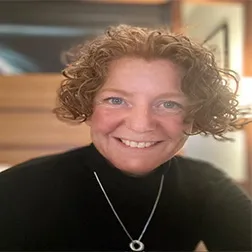 Ali Carruth	